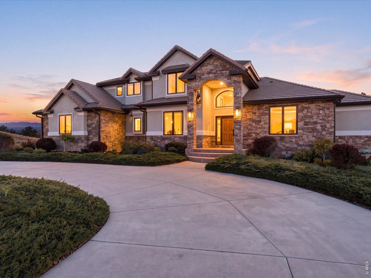7705 Crestview Dr — photo