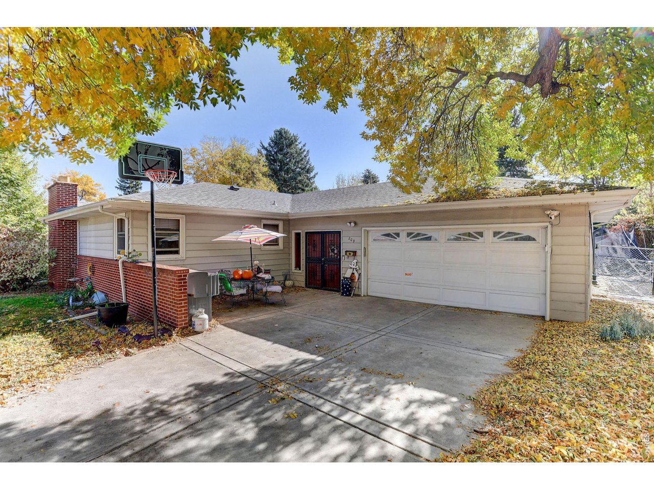 209 E Thunderbird Dr — photo