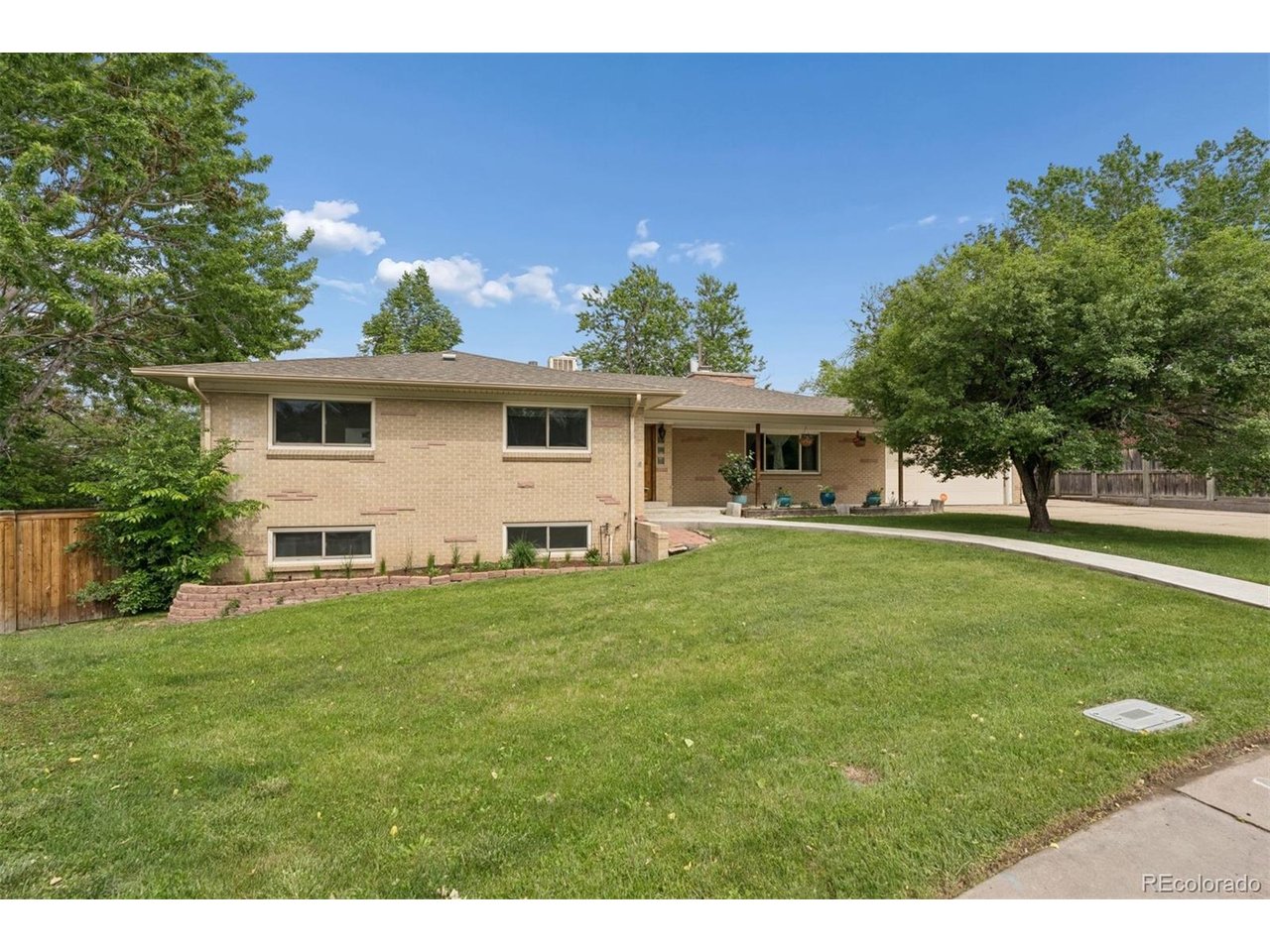 590 Lamar Ct — photo