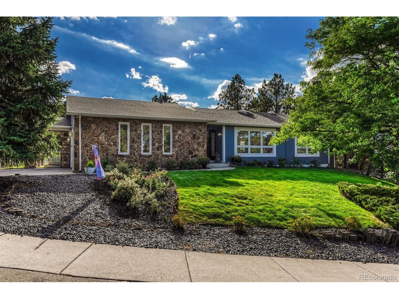 1602 Vickers Dr — photo