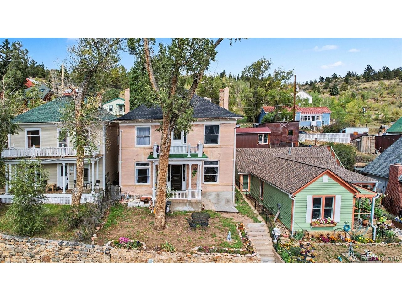 209 W 1st High St — photo