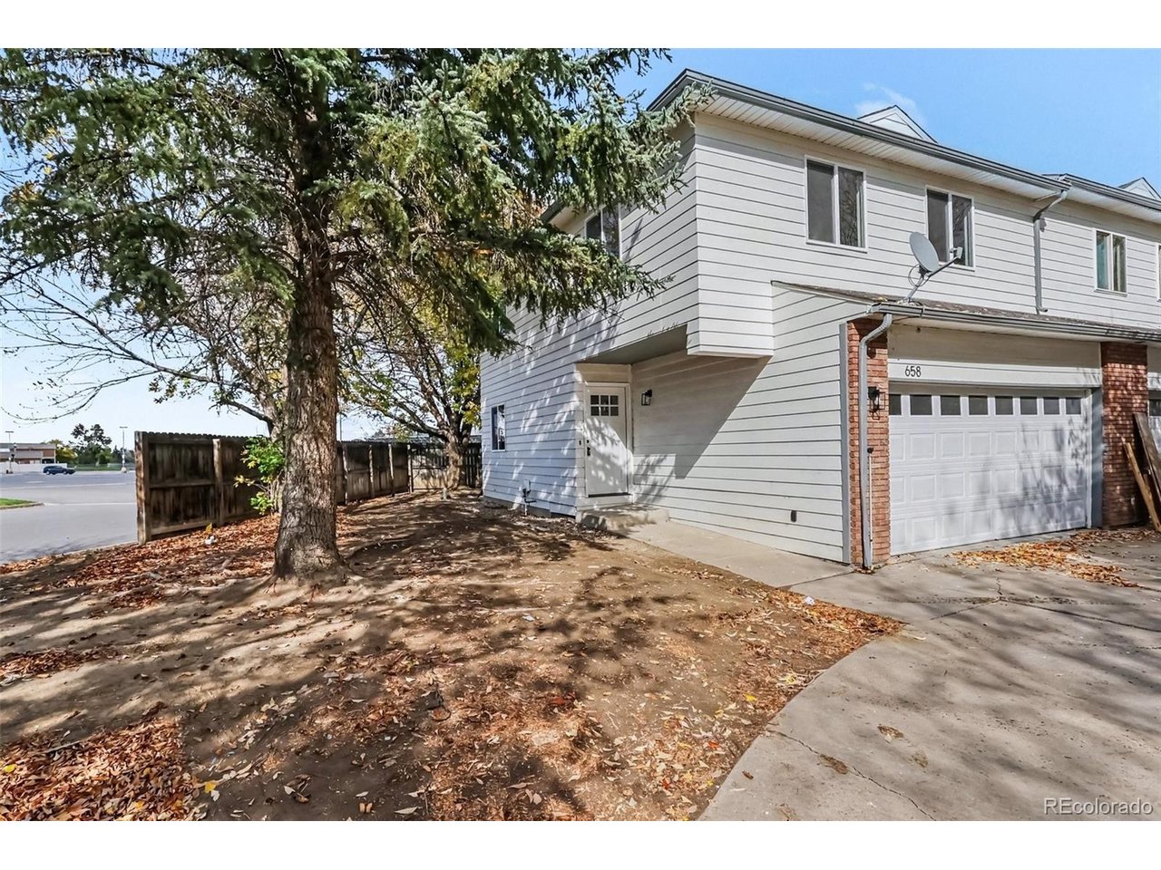 658 Eagle Dr — photo