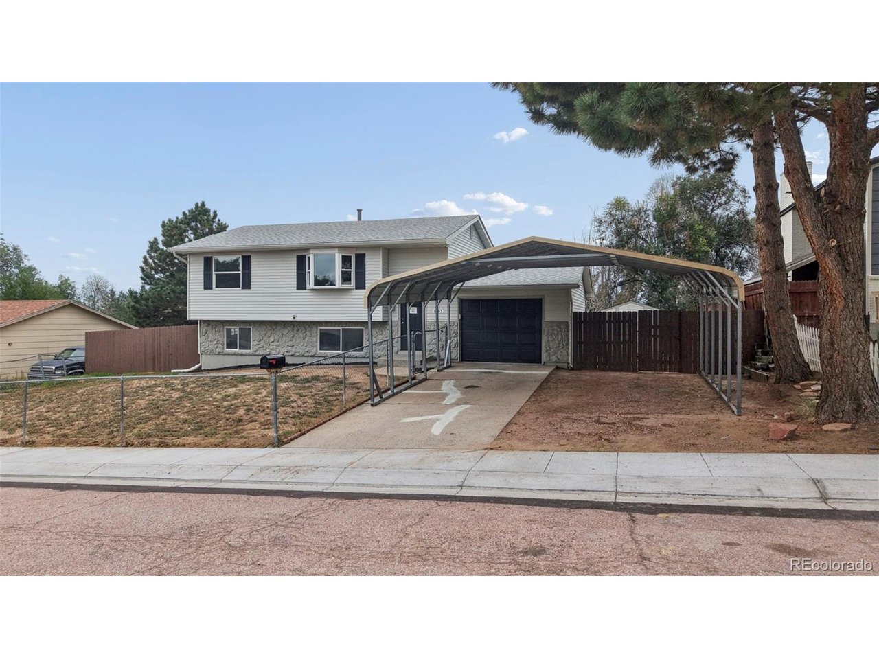 6885 Mescalero Dr — photo