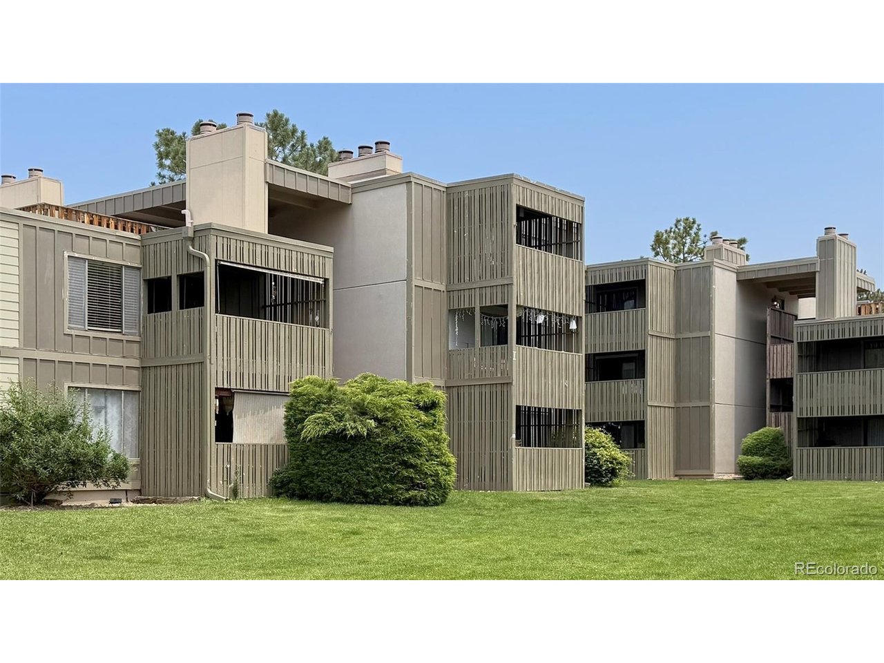 2525 S Dayton Way Unit 1710 — photo