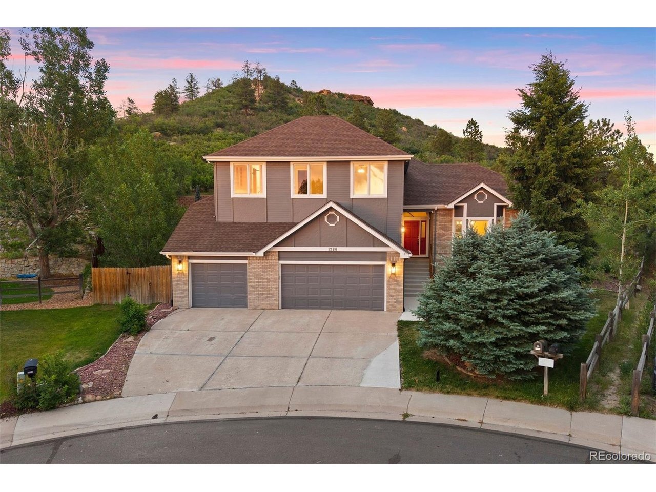 1390 Whitetail Dr — photo