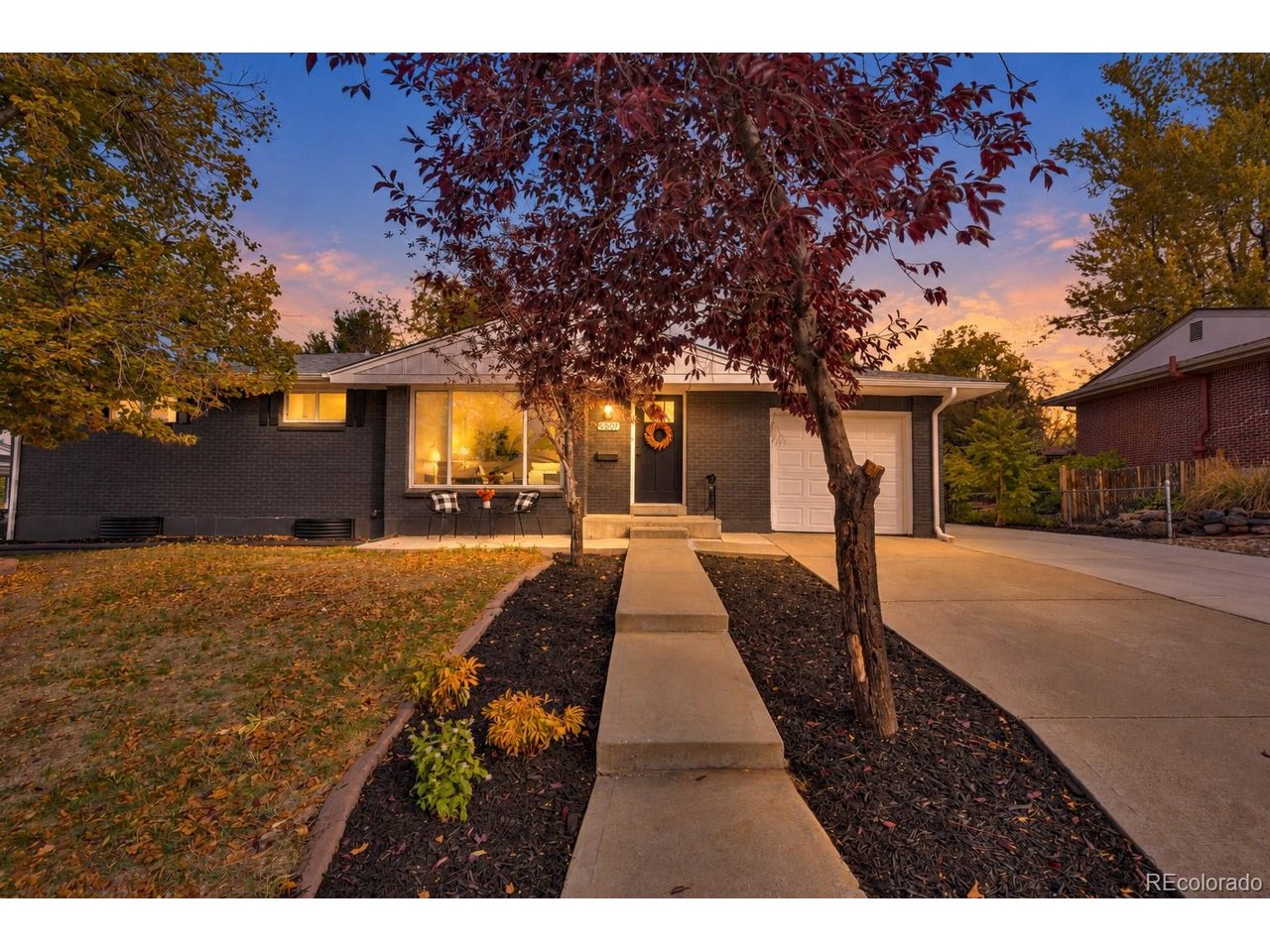 2907 E Weaver Ave — photo