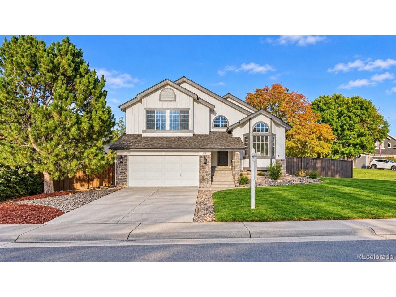 1715 Hermosa Dr — photo
