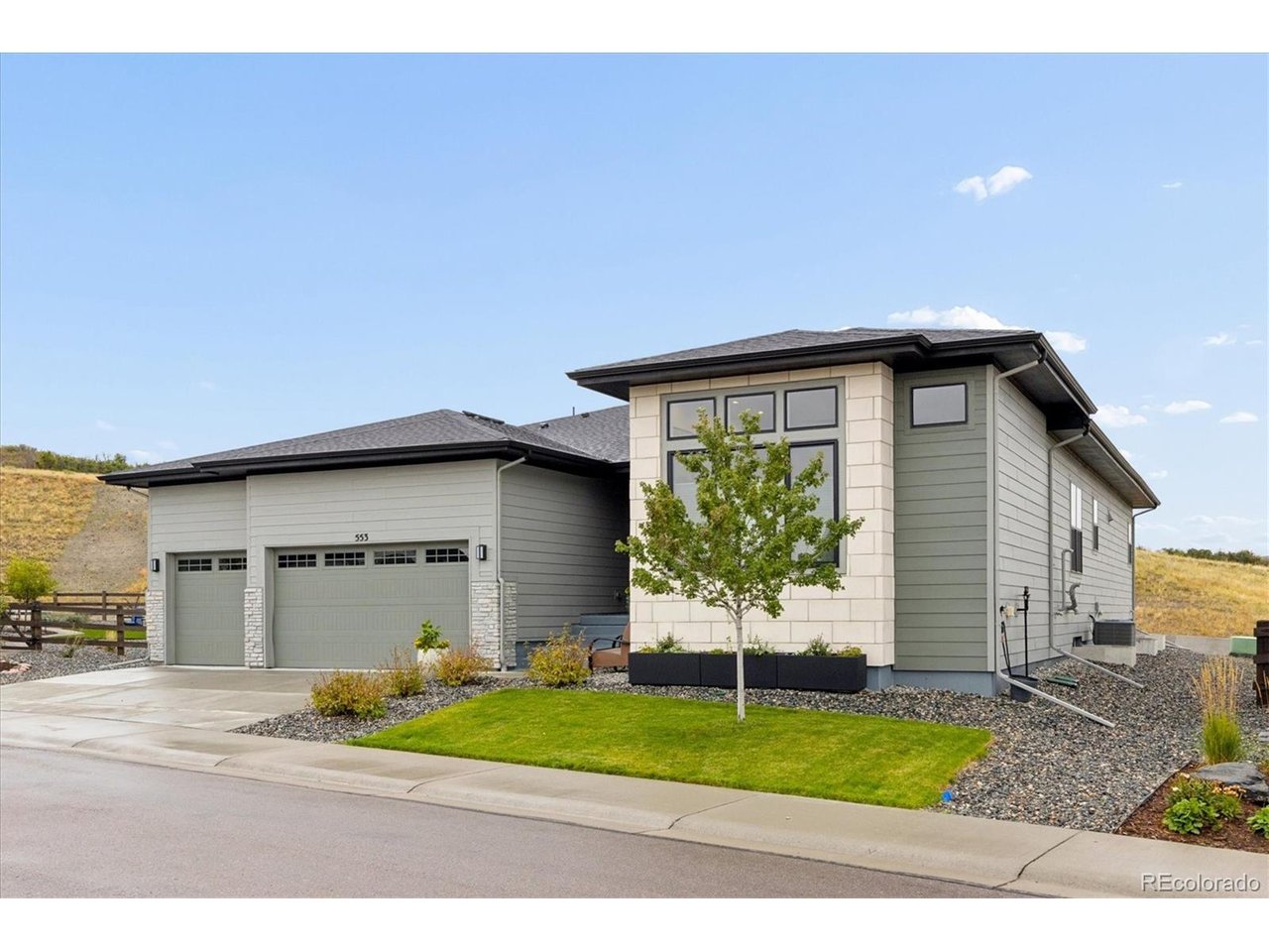 553 Scrubjay Cir — photo