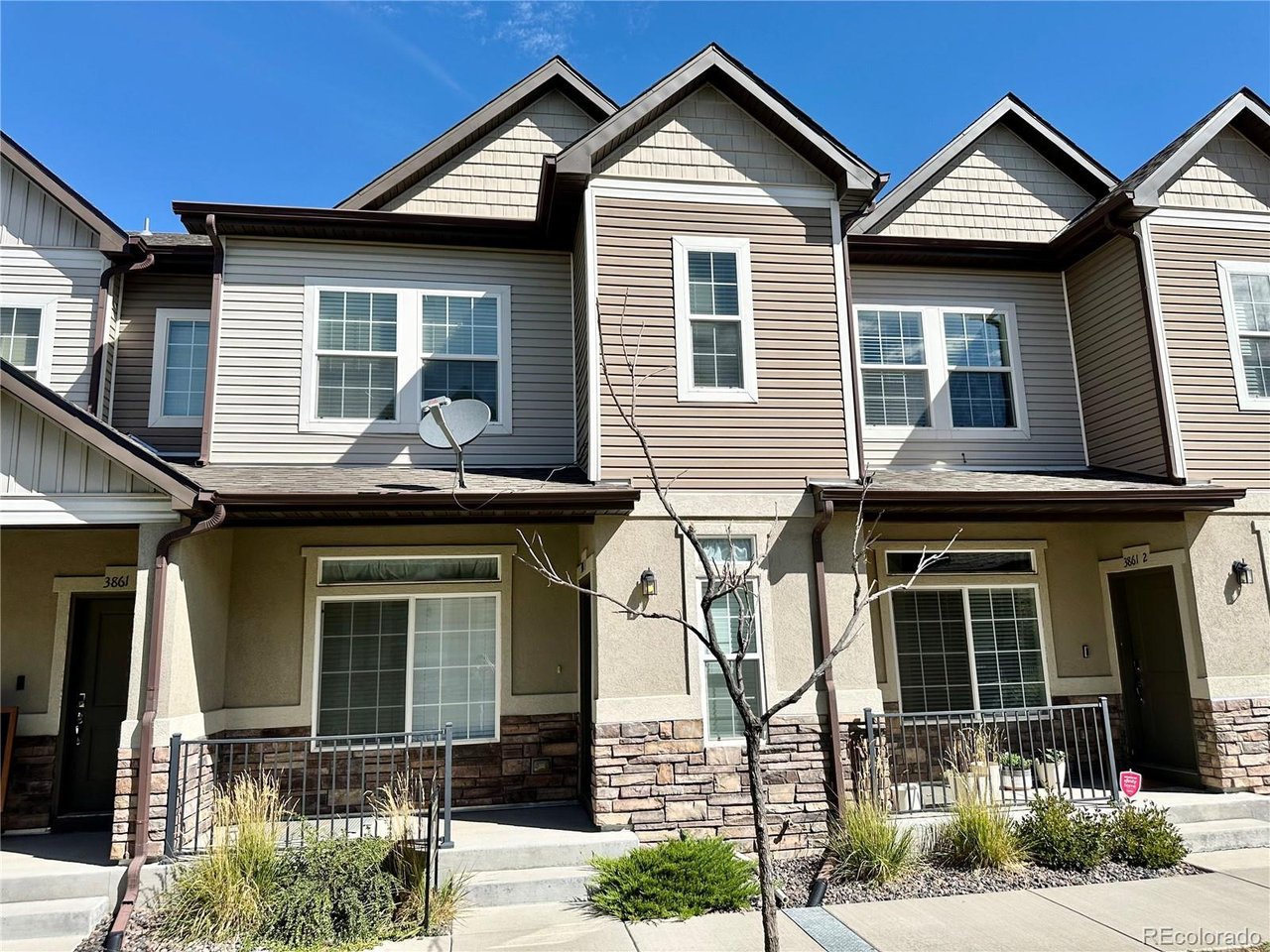 3861 N Himalaya Rd 3 — photo