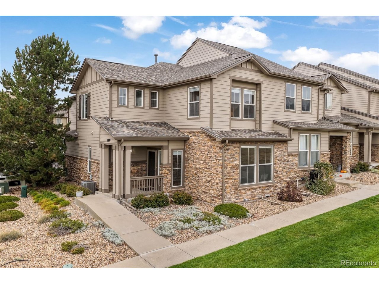 17099 Blue Mist Grv — photo