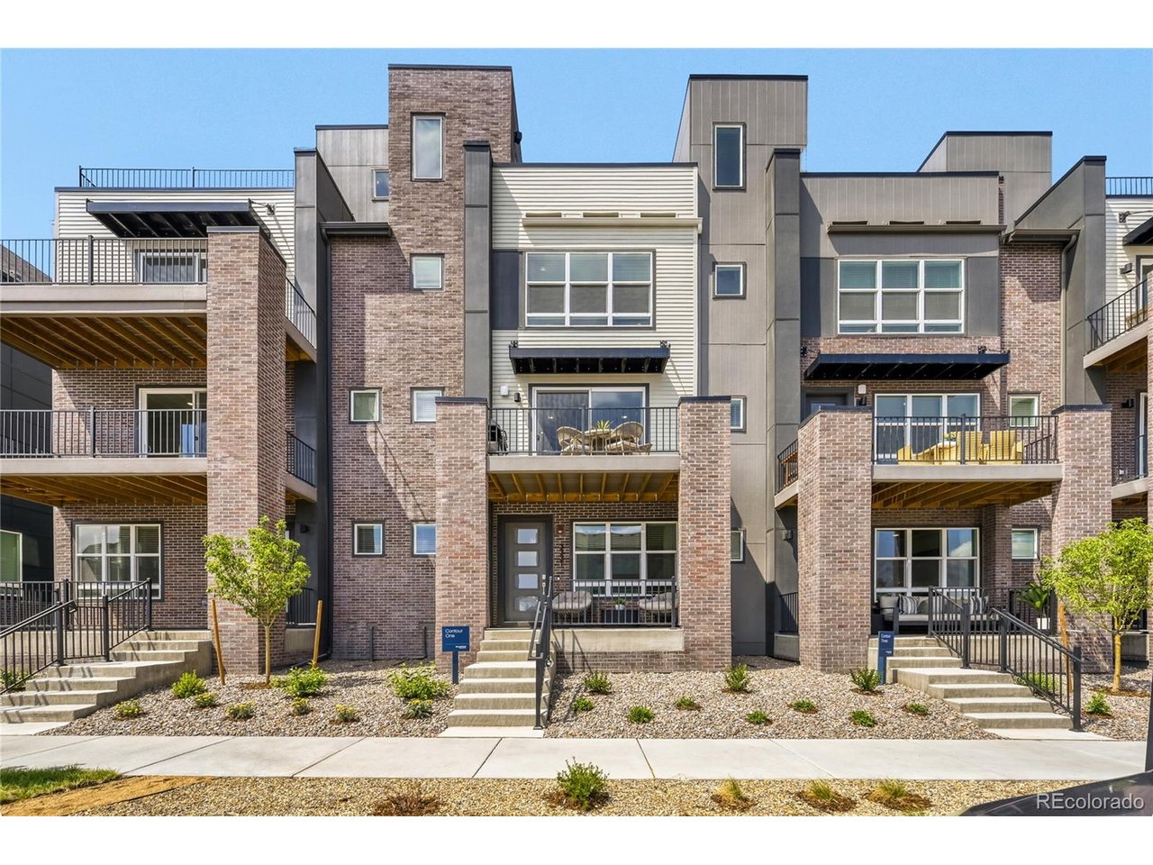 8724 Julian Ct — photo