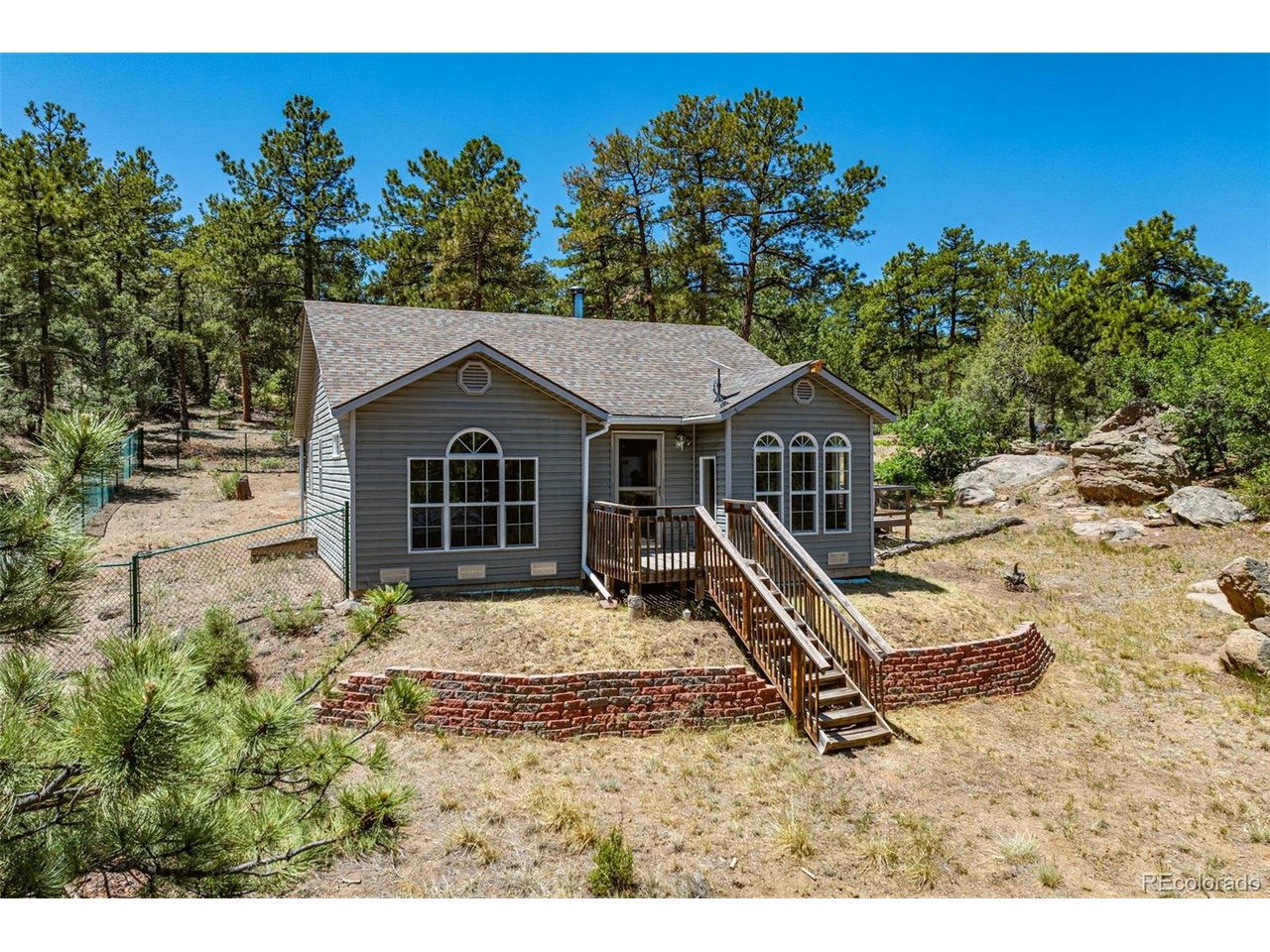 632 Nels Dr — photo