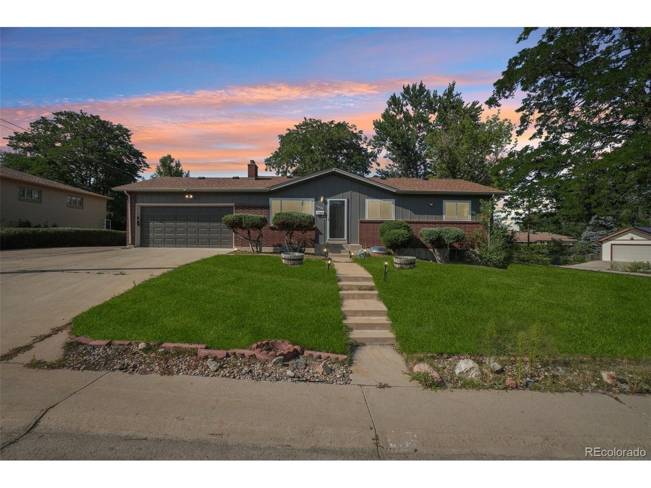 12323 W Connecticut Dr — photo