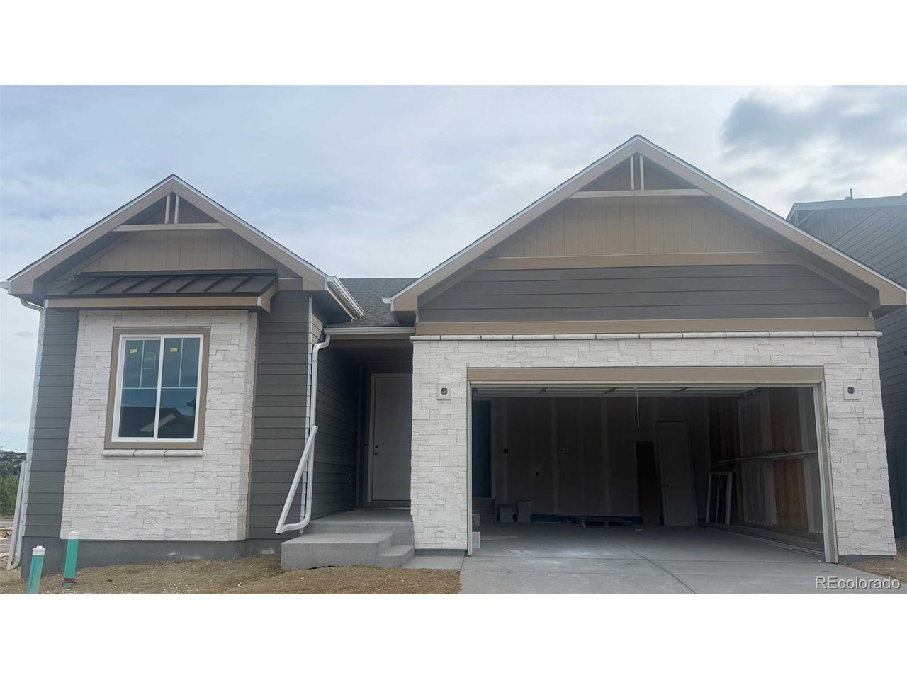 20858 Parklane Dr — photo