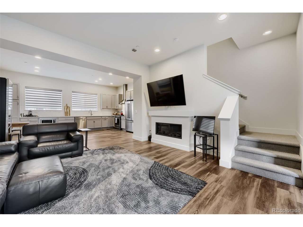 615 Promenade Dr — photo