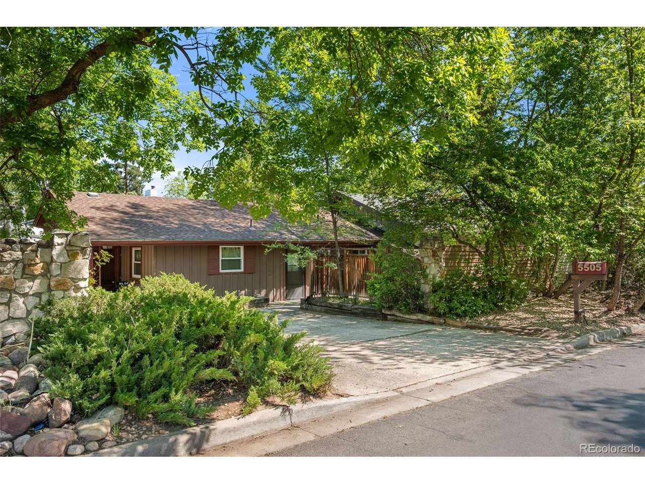 5505 Racquet Ct — photo