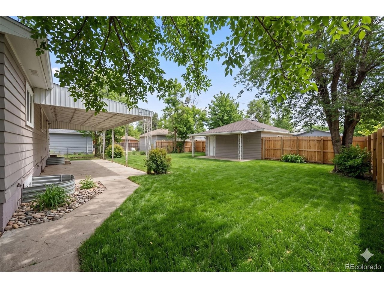 9801 E 8th Ave, Aurora, CO 80010 — photo 2