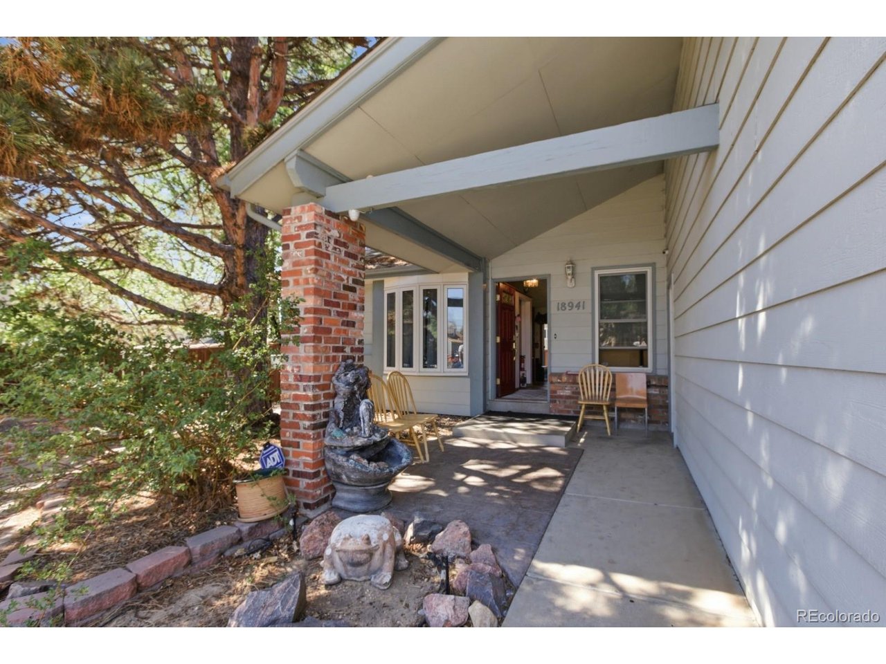 18941 E Chaffee Pl, Denver, CO 80249 — photo 2