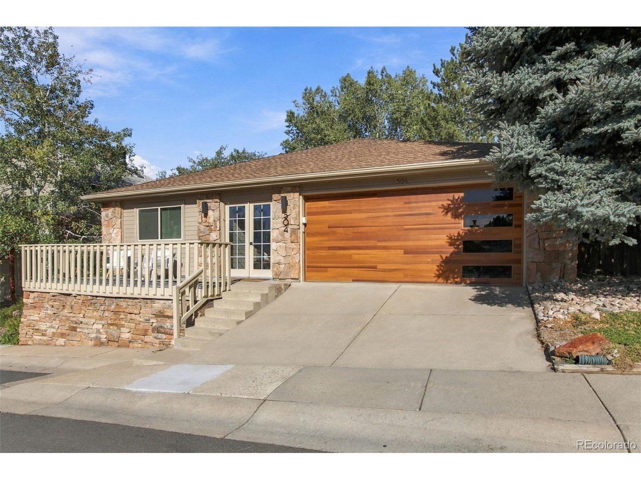 504 Creekside Ct — photo