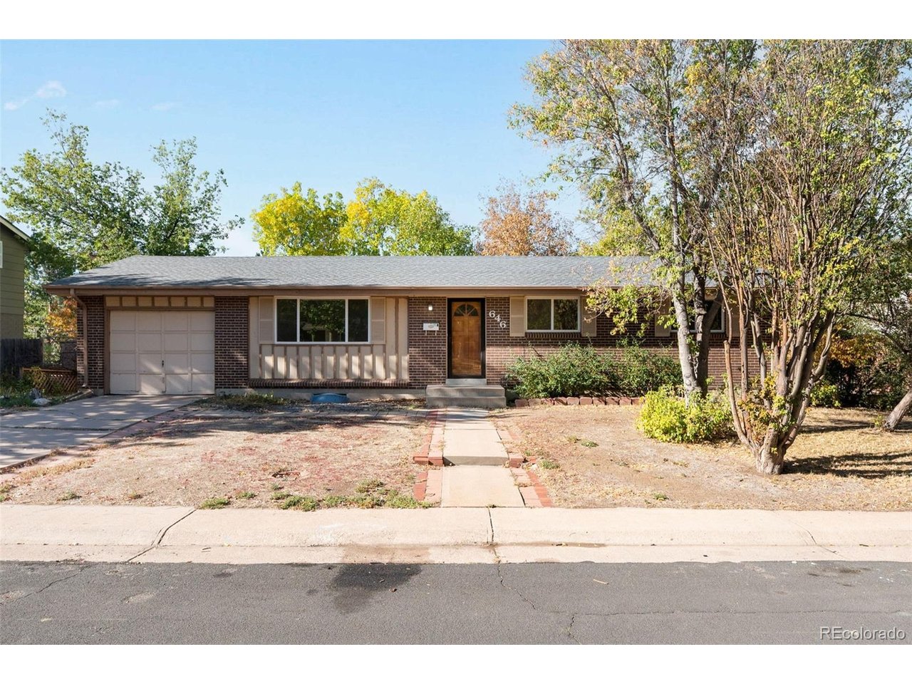 646 W Easter Pl — photo