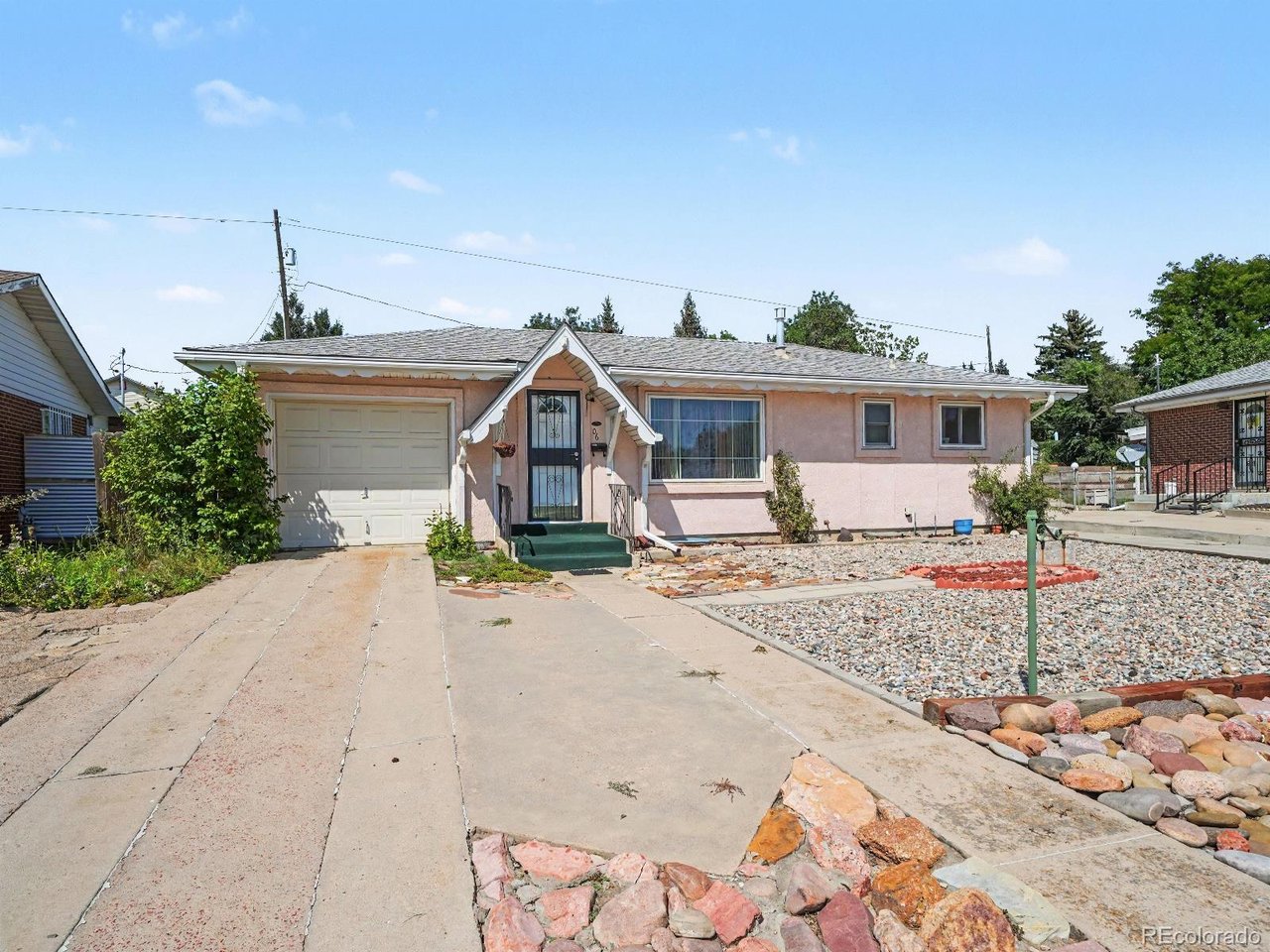 6 N Garo Ave — photo