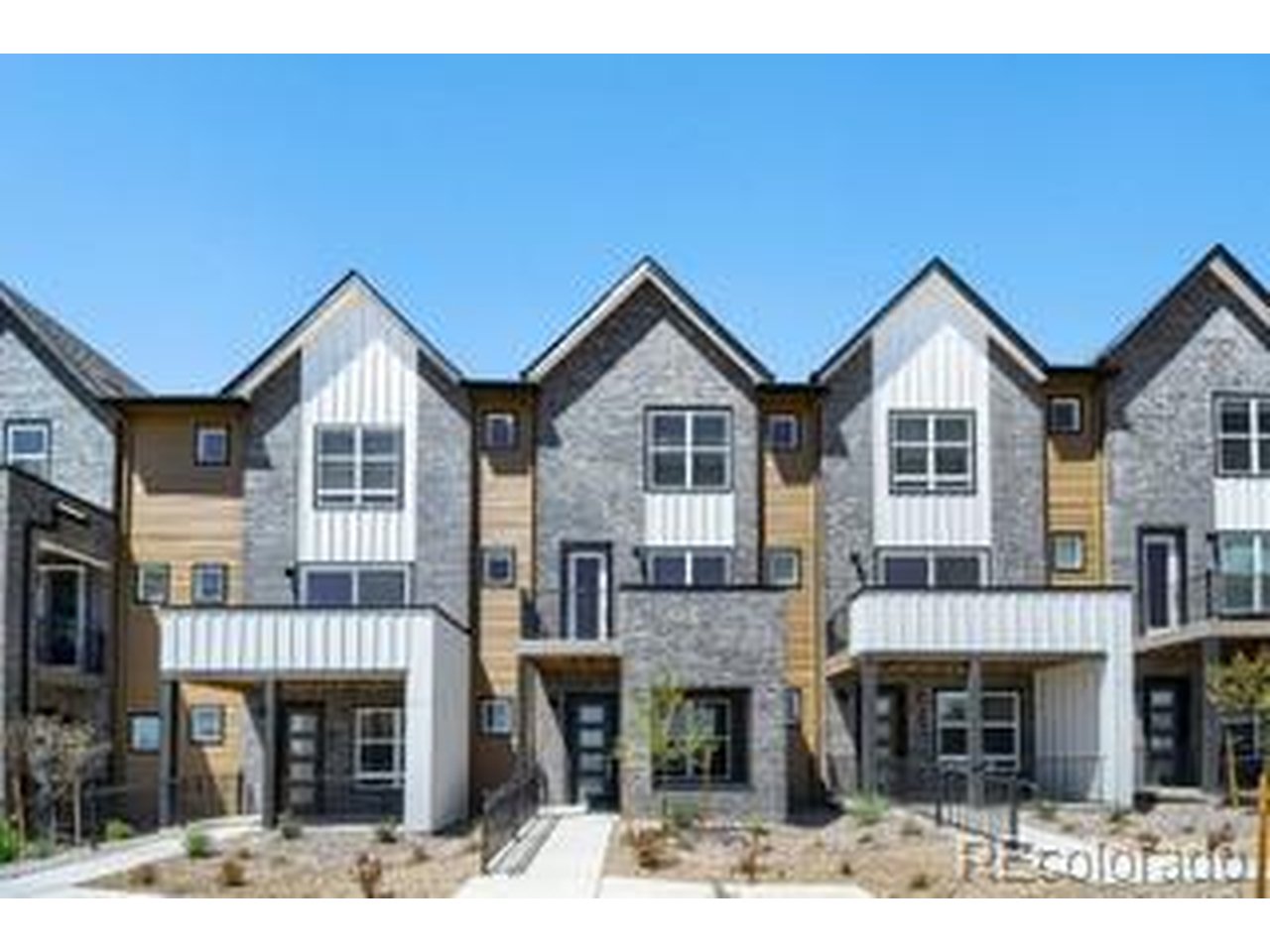 8781 Irving St — photo