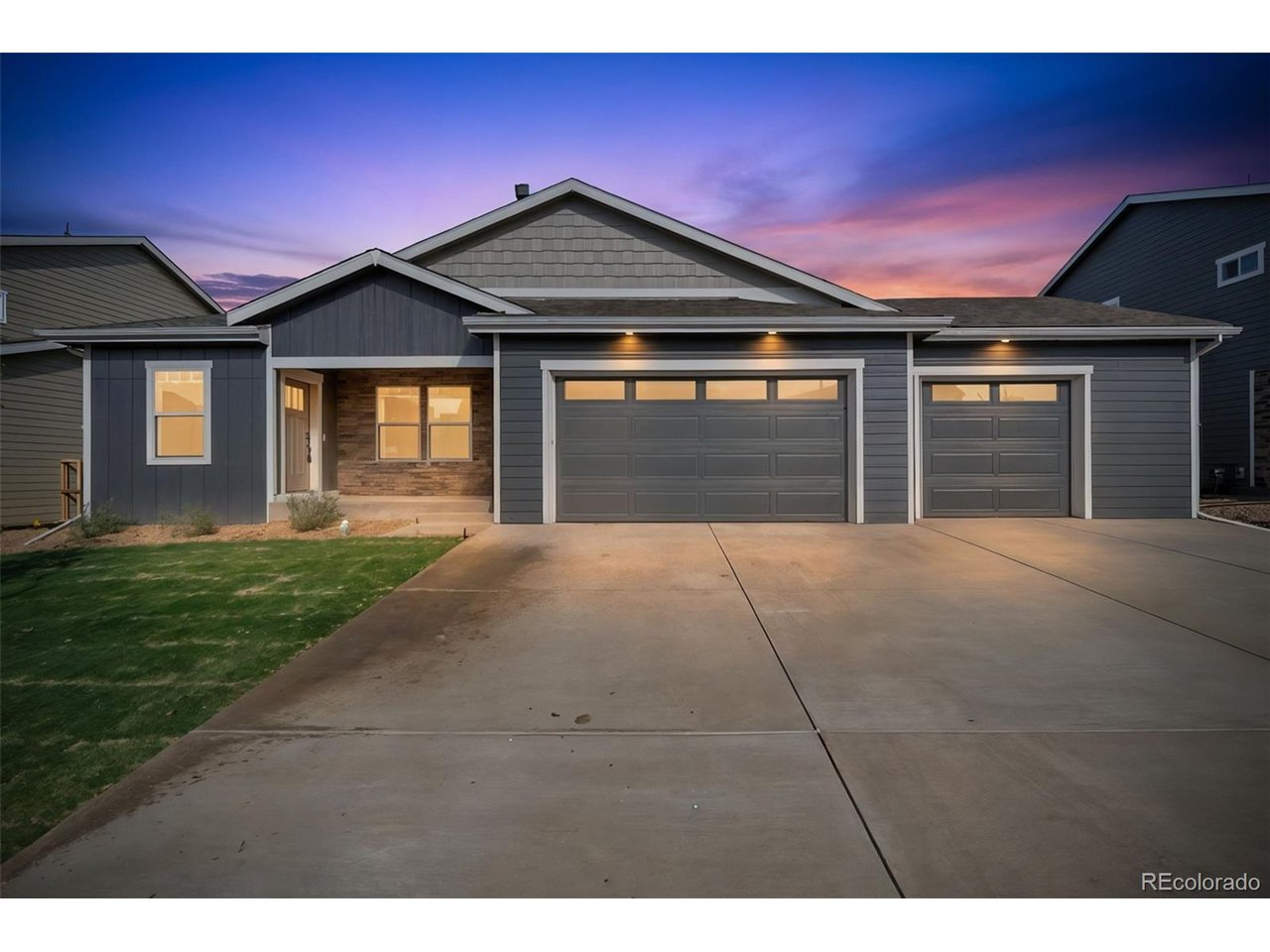 9048 Harlequin Cir — photo