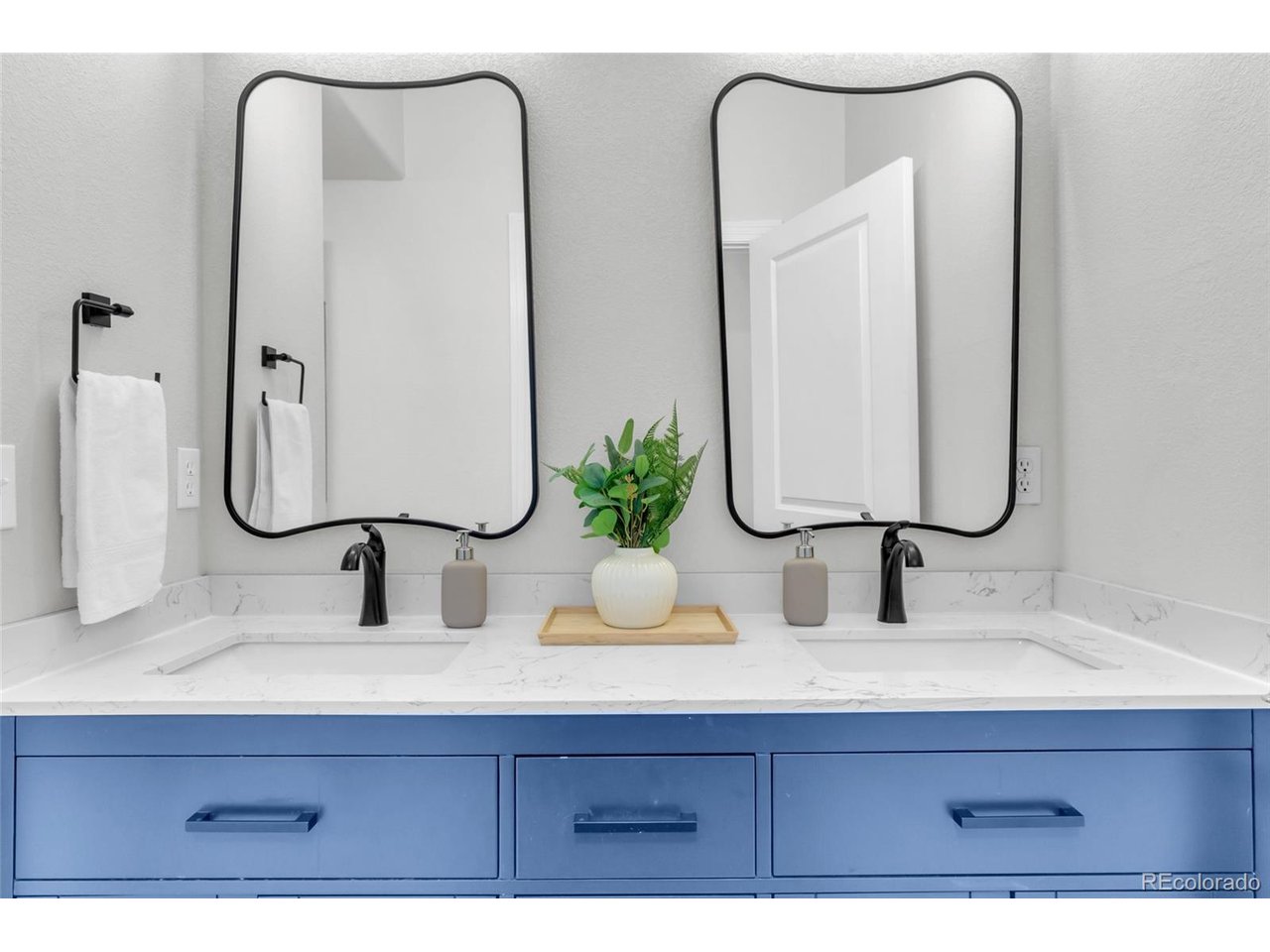 9039 E Panorama Cir C309 — photo