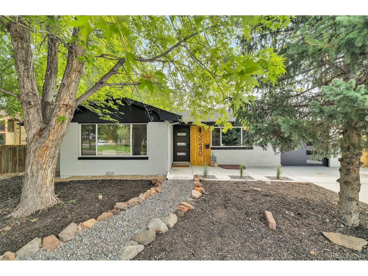 3240 Folsom St — photo