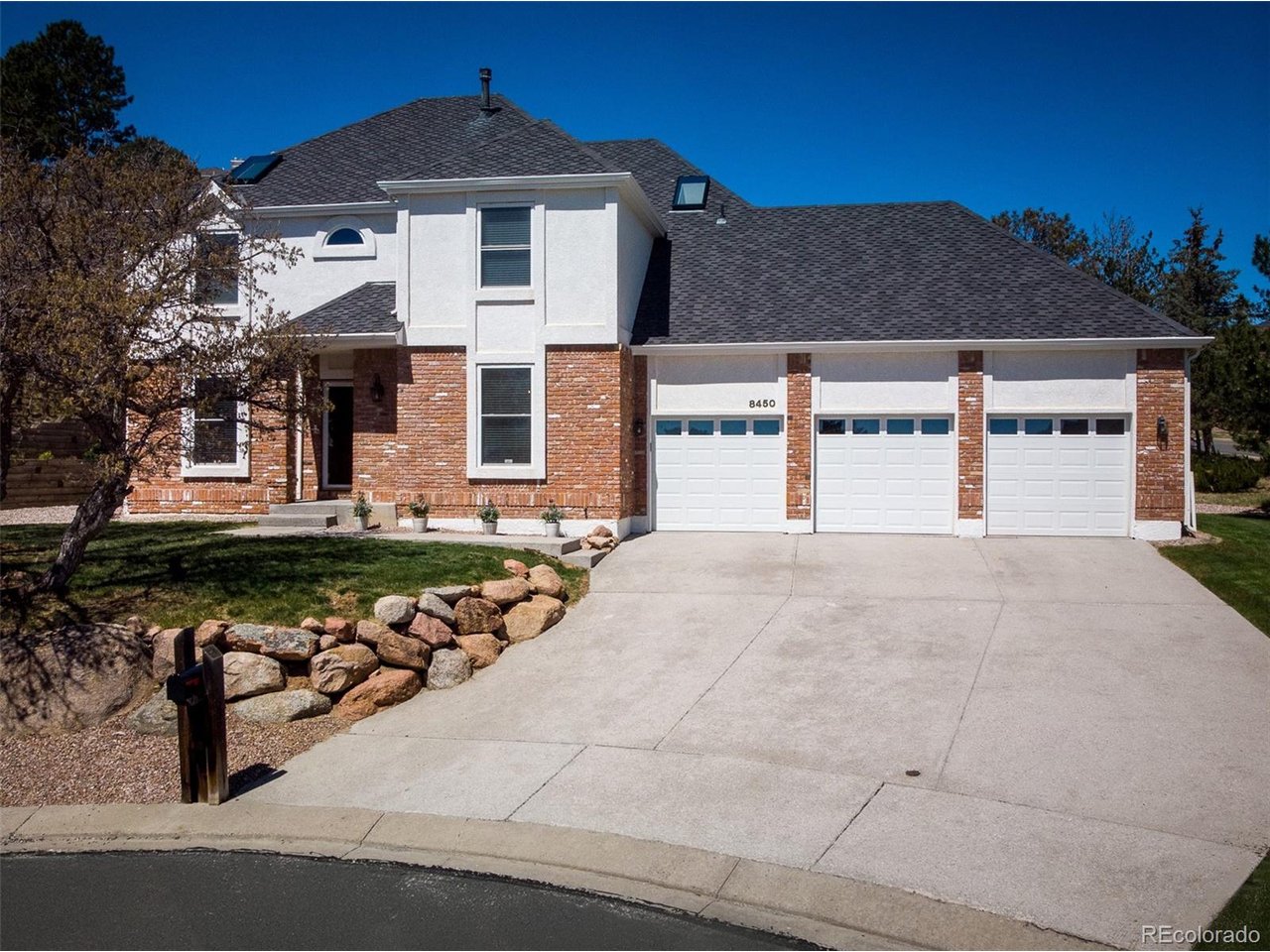 8450 Melross Ct — photo