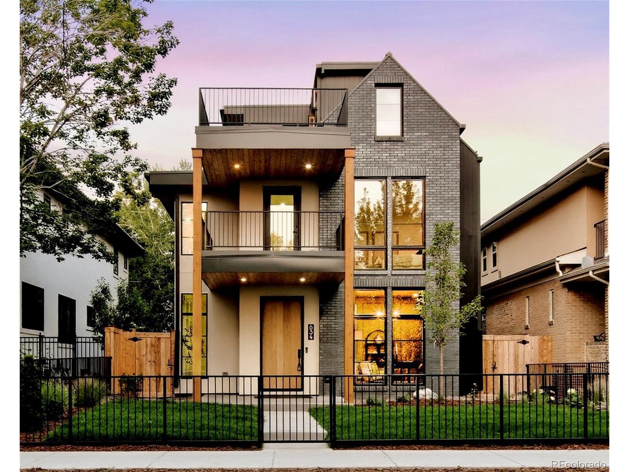 634 S Race St — photo