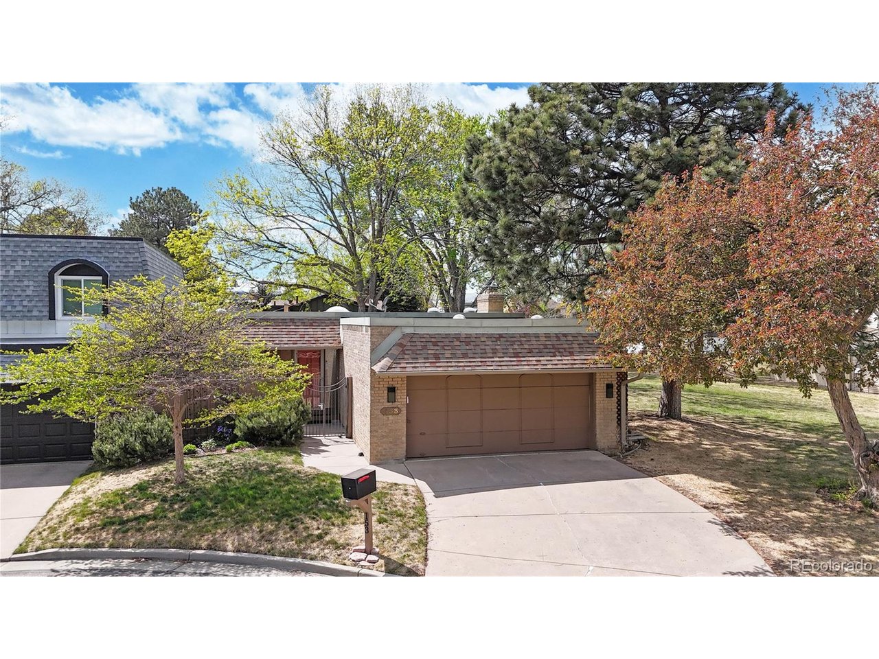 153 S Vance Ct — photo