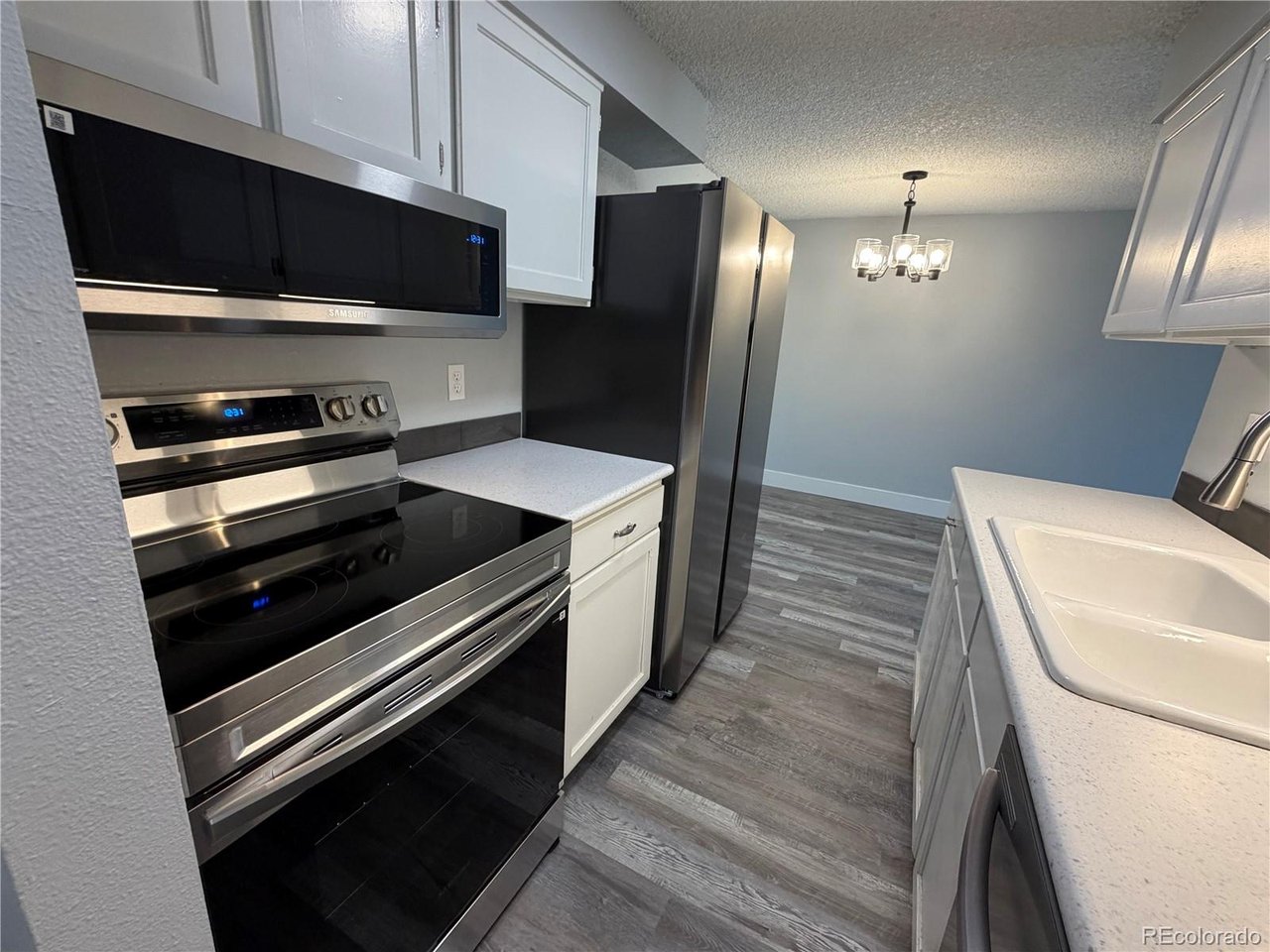 209 E Highline Cir 209-202 — photo
