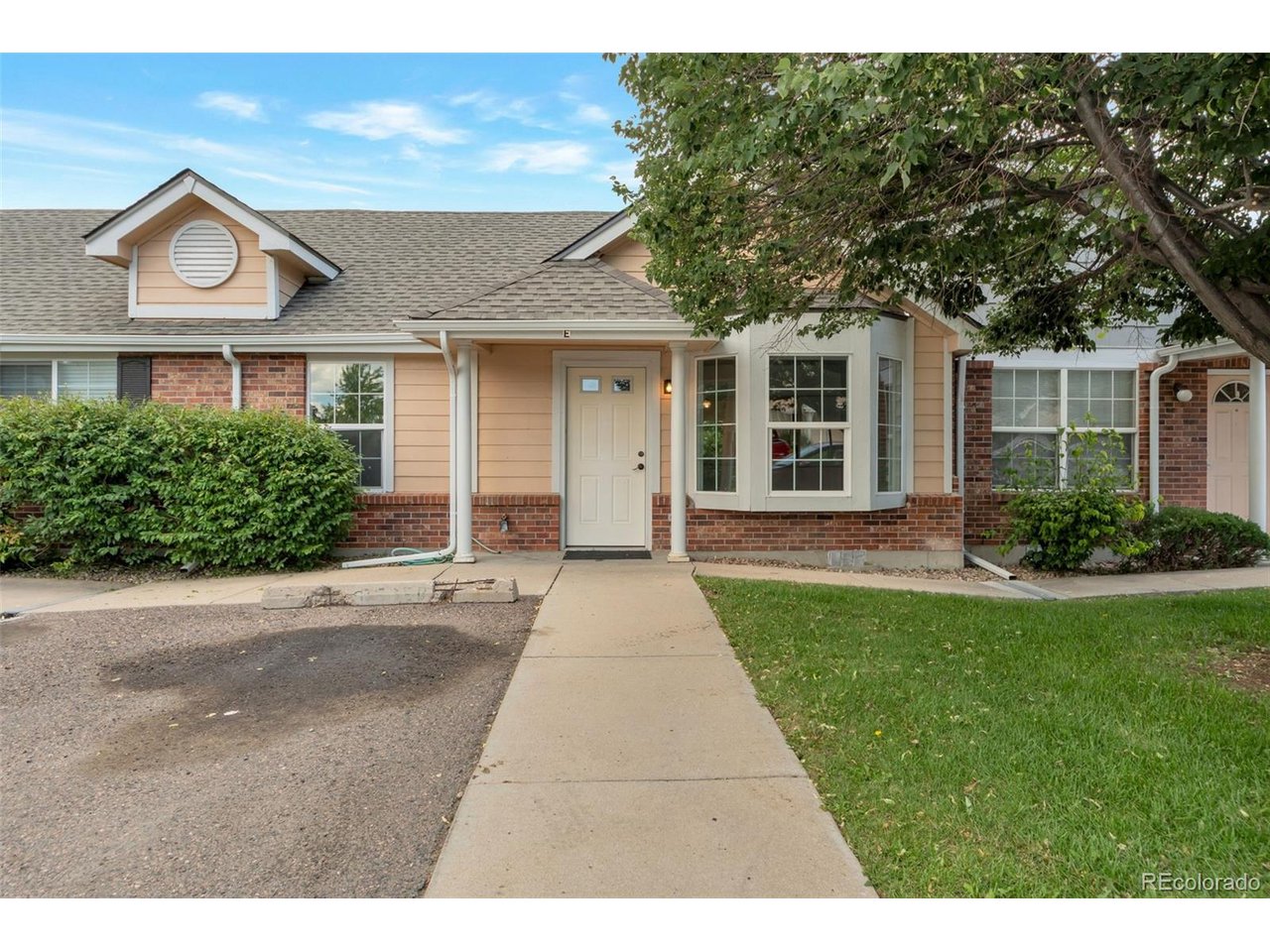 1728 Eagle St E, Aurora, CO 80011