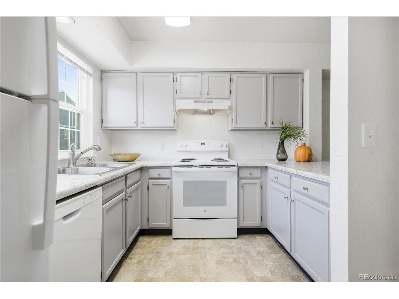 8199 Welby Rd Unit 504D — photo