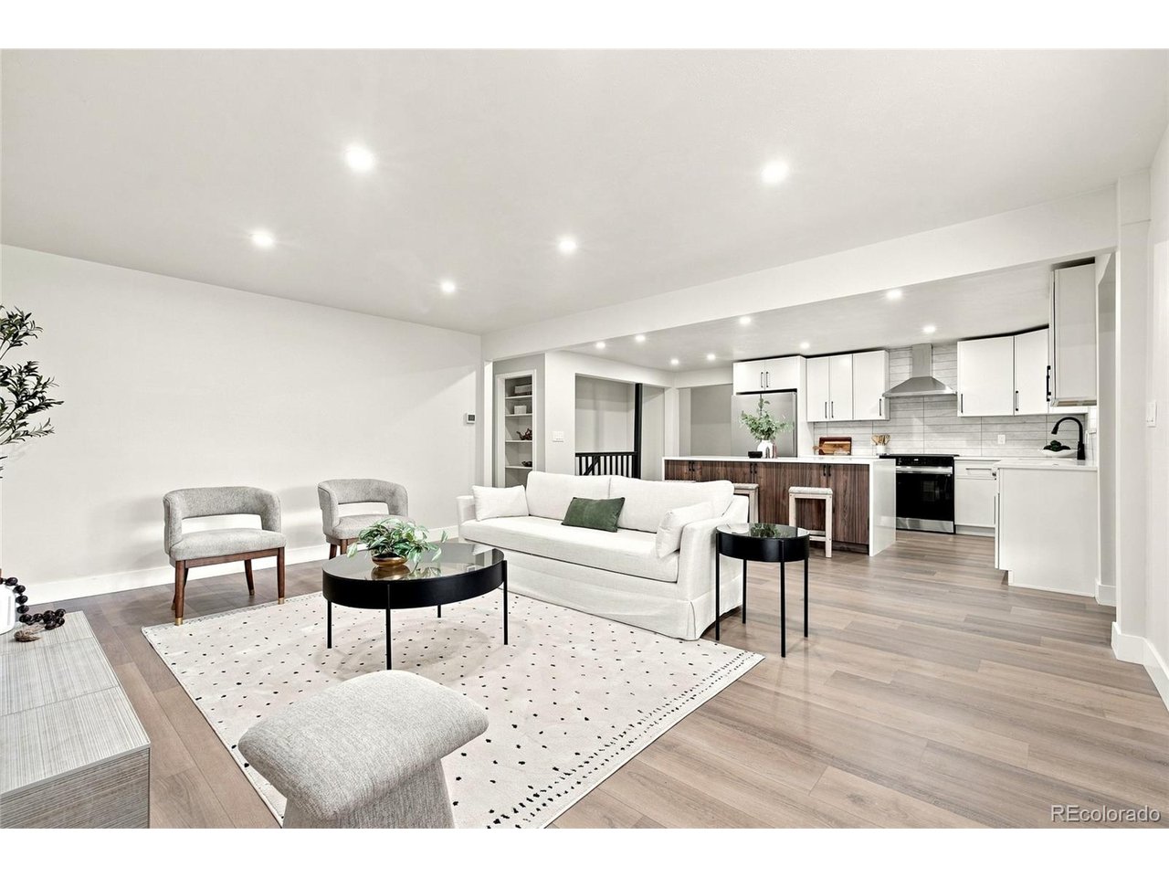 12128 W 62nd Pl — photo