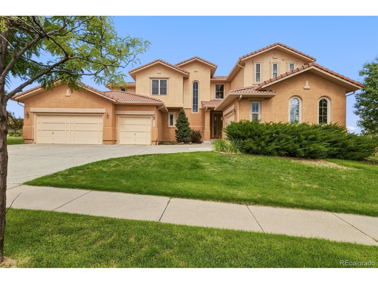 2114 Diamond Creek Dr — photo