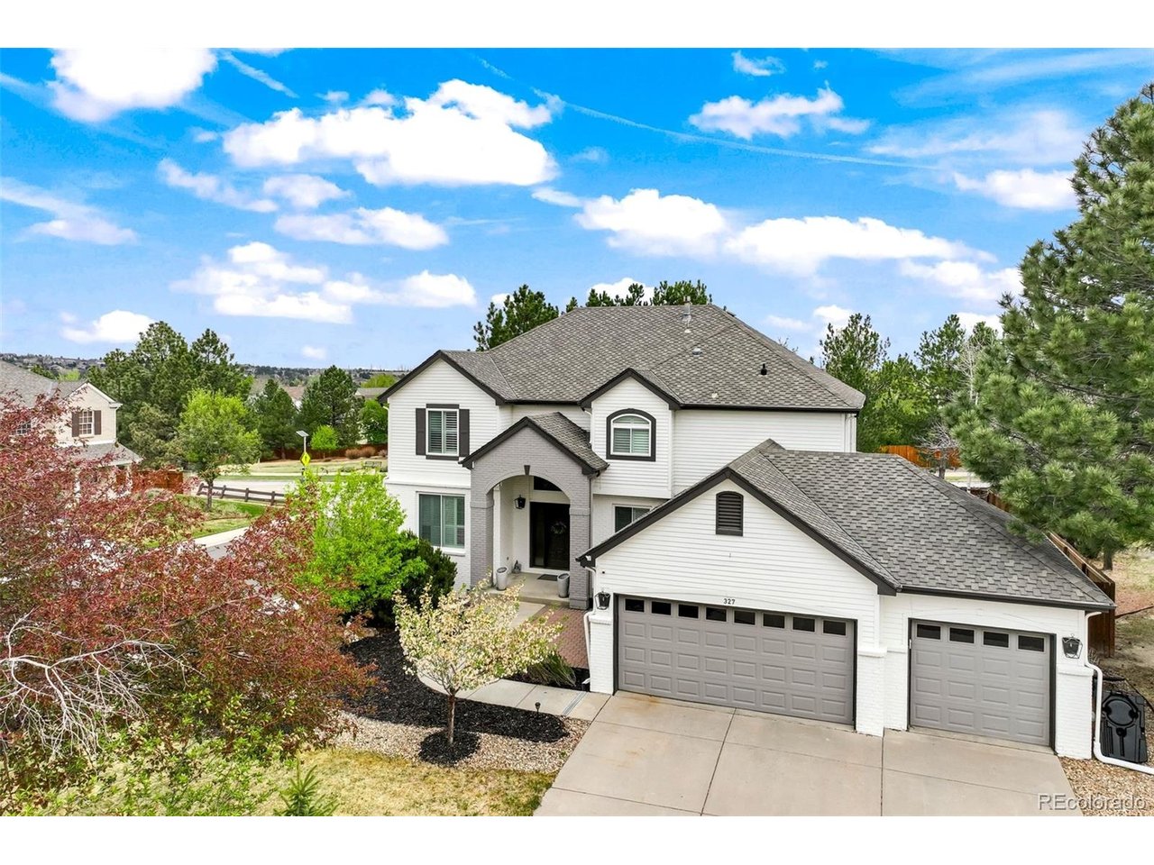 327 Ingleton Ct — photo