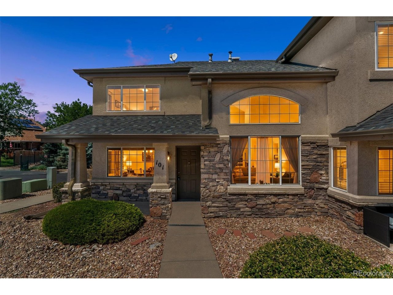 1445 S Chambers Rd 101 — photo