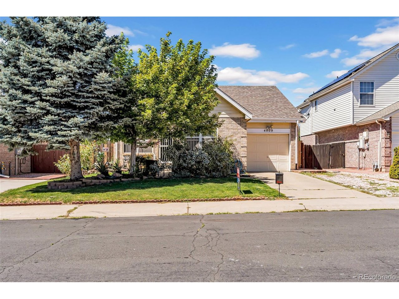4909 Eagle St, Denver, CO 80239
