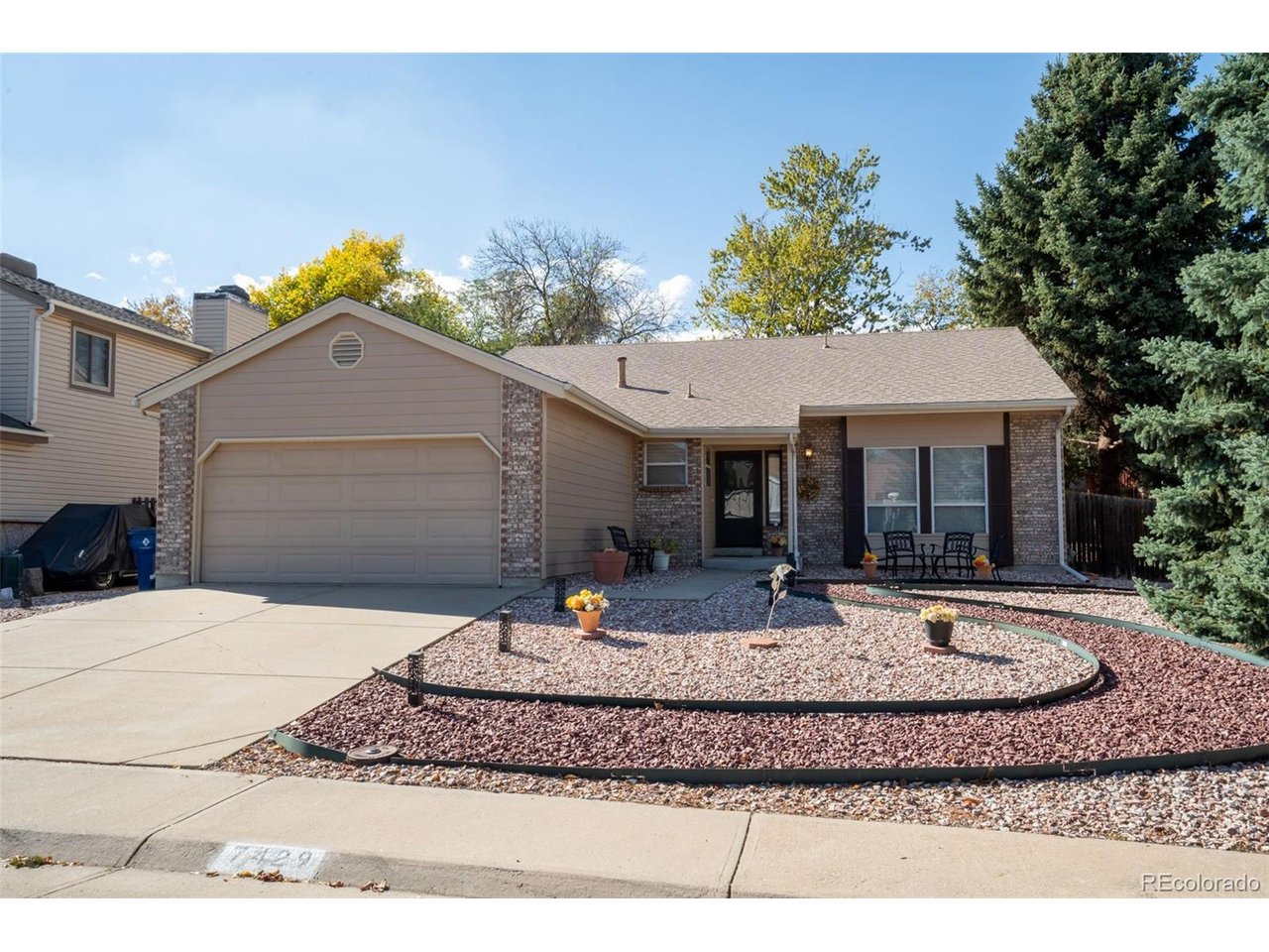 7429 Chase Dr — photo