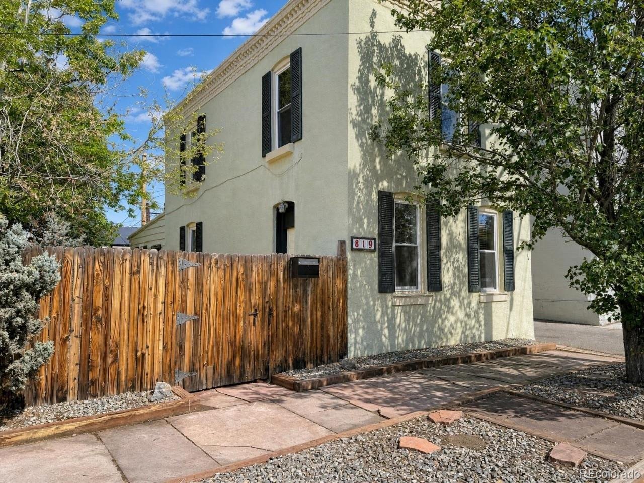 819 E 25th Ave — photo