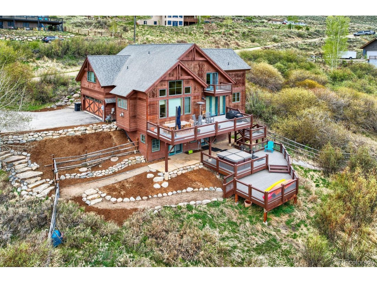 127 Hillside Dr — photo
