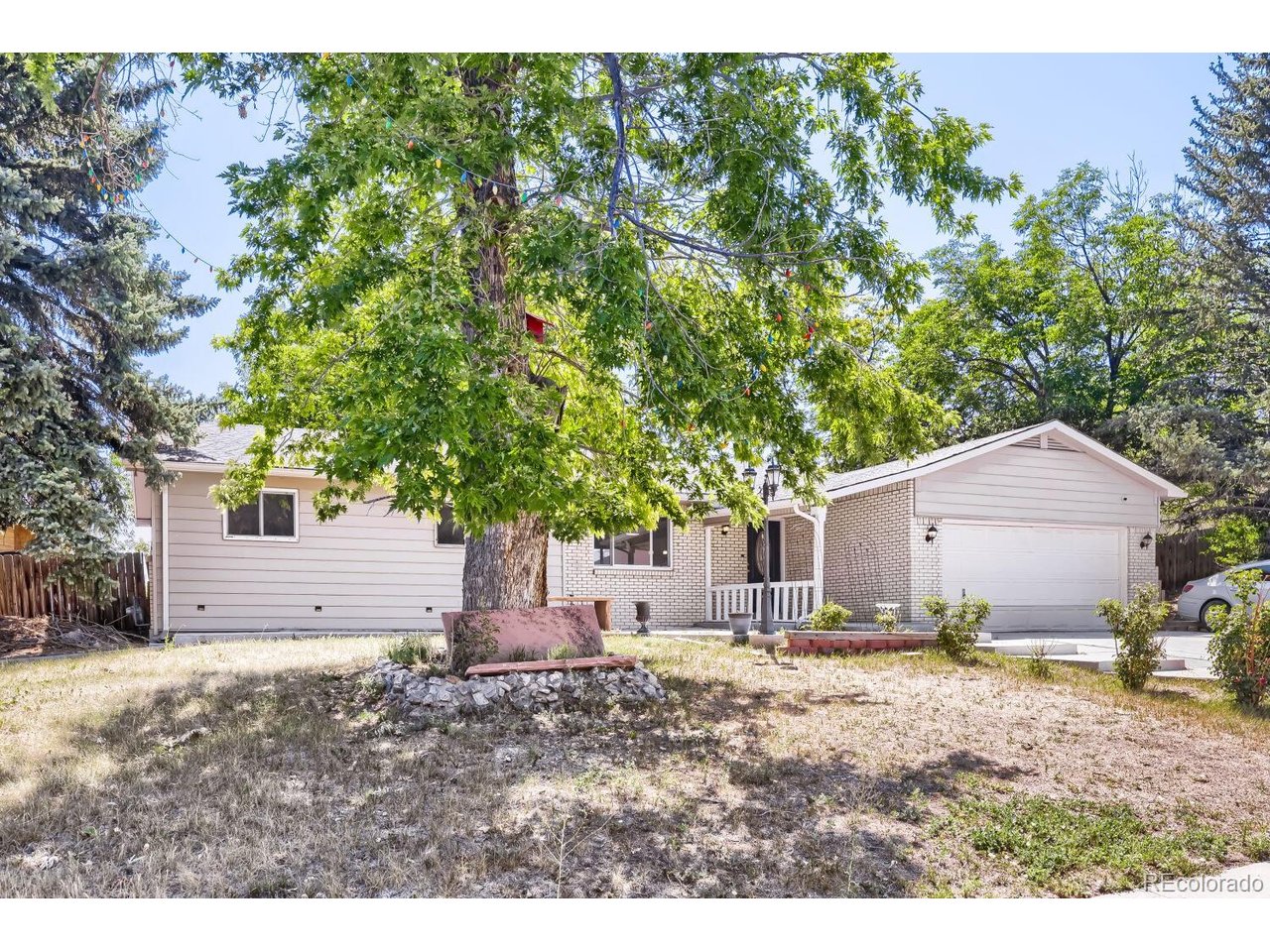 11046 Livingston Dr — photo