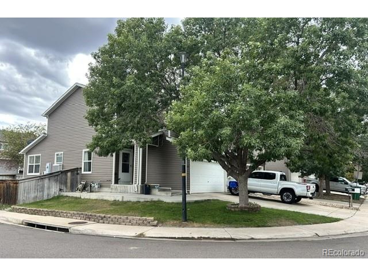 832 Dove Ave — photo