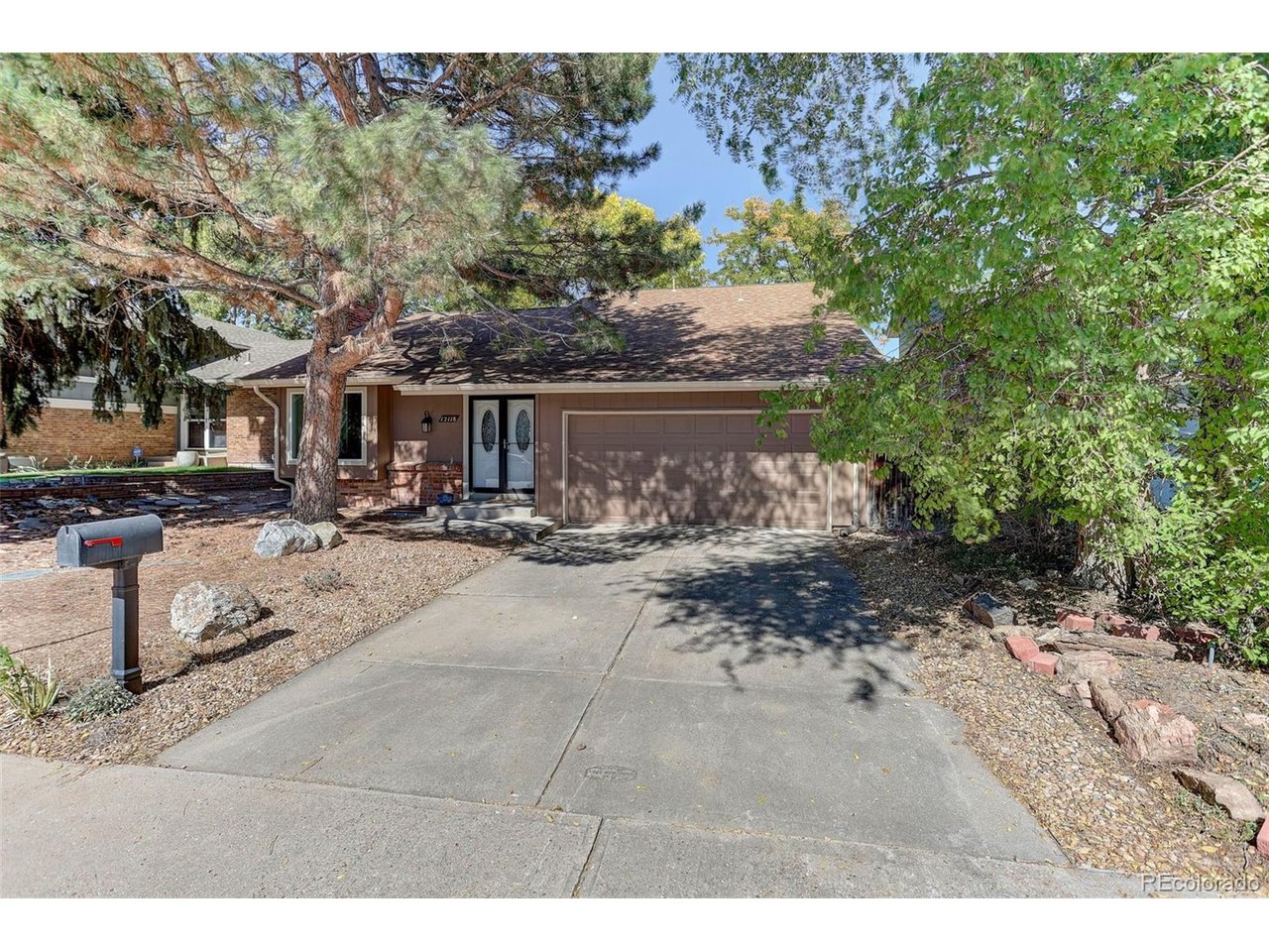 12118 E Amherst Cir — photo