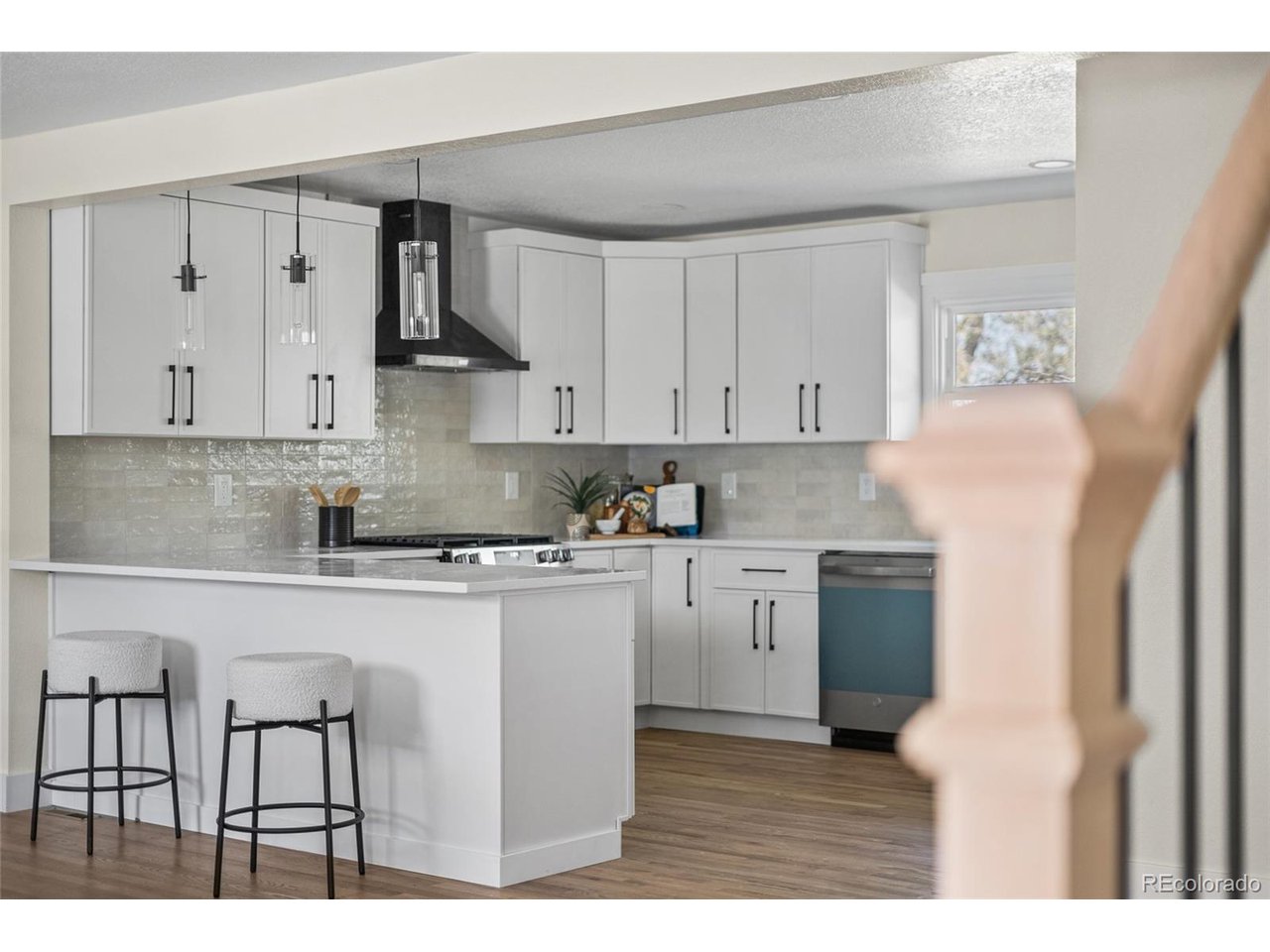 1375 W Hinsdale Dr — photo