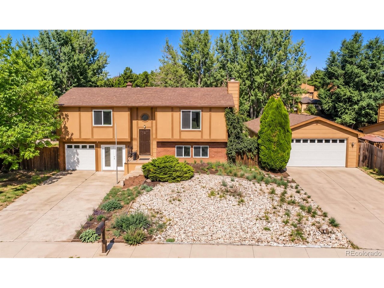 1115 Nolte Dr — photo