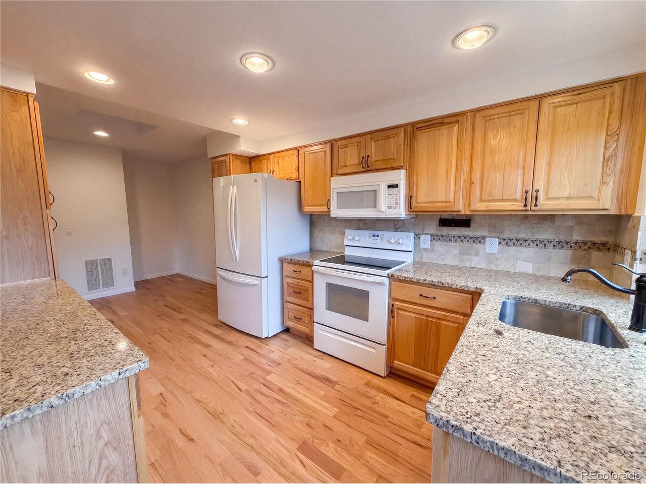 3075 E Long Cir, Centennial, CO 80122 — photo 2