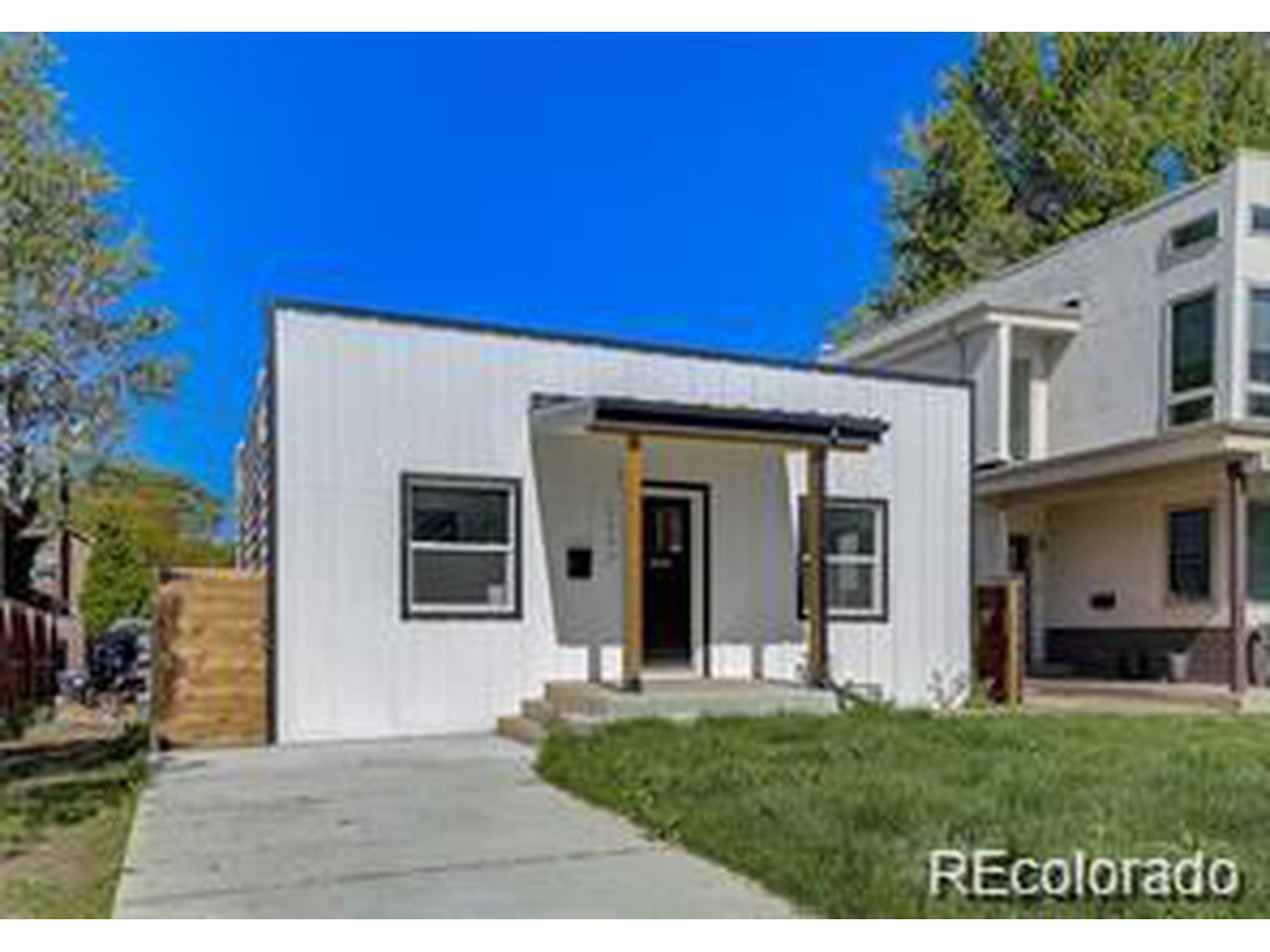 2443 S Williams St — photo